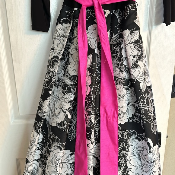 Eliza J Women's Evening Gown size 8 - Picture 3 of 6